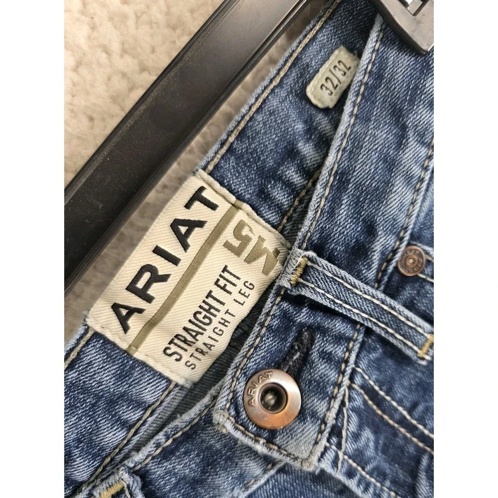 Ariat M5 Travis Straight Fit Blue Jeans Mens 32x32 (32x30) Med Wash Distressed